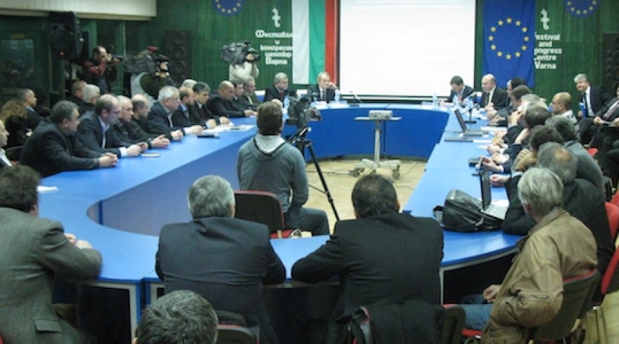 Фестивален комплекс Варна. Кръгла маса 21.12.2010г Бъдещето развитие на Пристанище Варна- перспективи за изграждането на нов контейнерен терминал