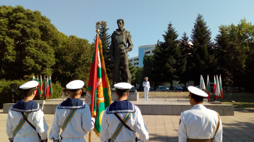 75 години без Вапцаров!